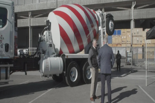picture of a concrete carrying dump truck.